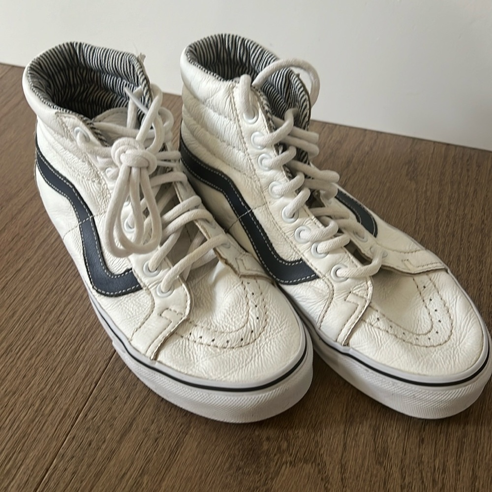 Sk8 Hi Leather Vans
